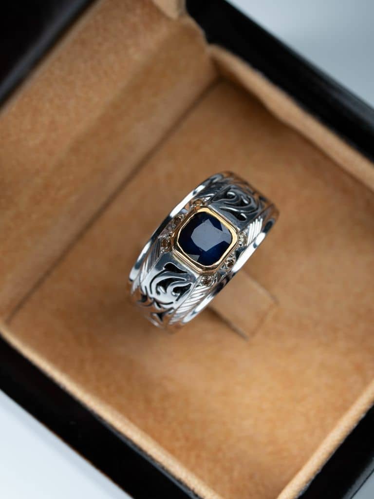 خاتم فريد بتصميمه صياغة يدوية بالكامل مع حجر الزفير الافريقي وترصيع الالماس - alternate view