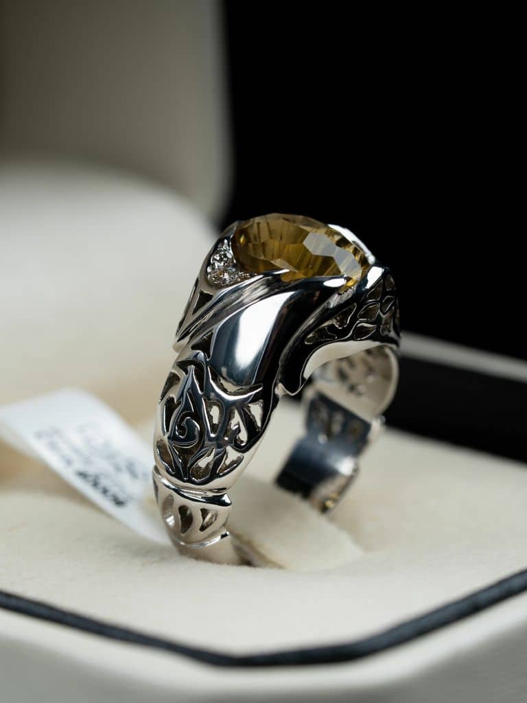 خاتم فضة مصاغ يدوي بحجر السترين مرصع بالالماس - alternate view