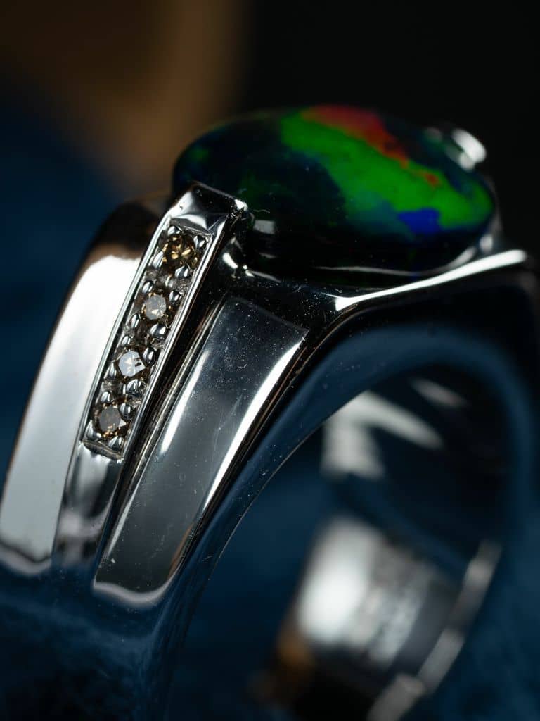 خاتم فضة صياغة يدوية مرصع بالأوبال والماس - alternate view