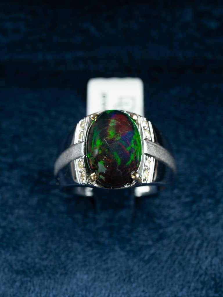 خاتم فضة صياغة يدوية مرصع بحجر أوبال الناري مع ترصيع الماس - alternate view
