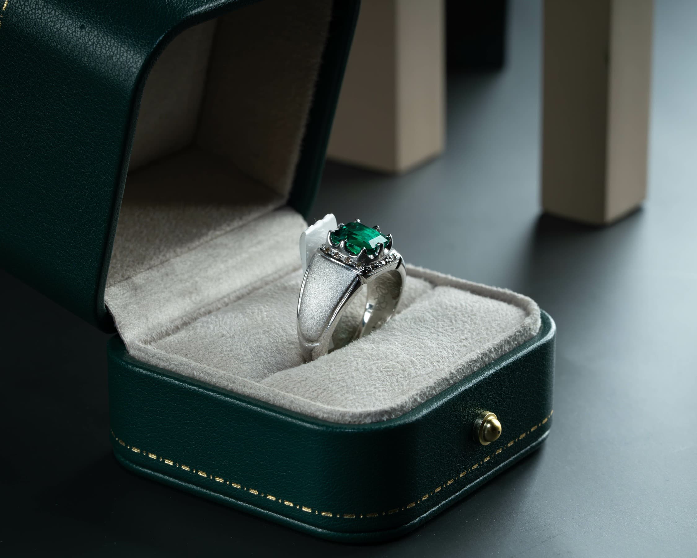 خاتم فضة متوّج بحجر البايرون مع ترصيع الماس - تشكيلة الرجال, خواتم رجالية, بايرون 