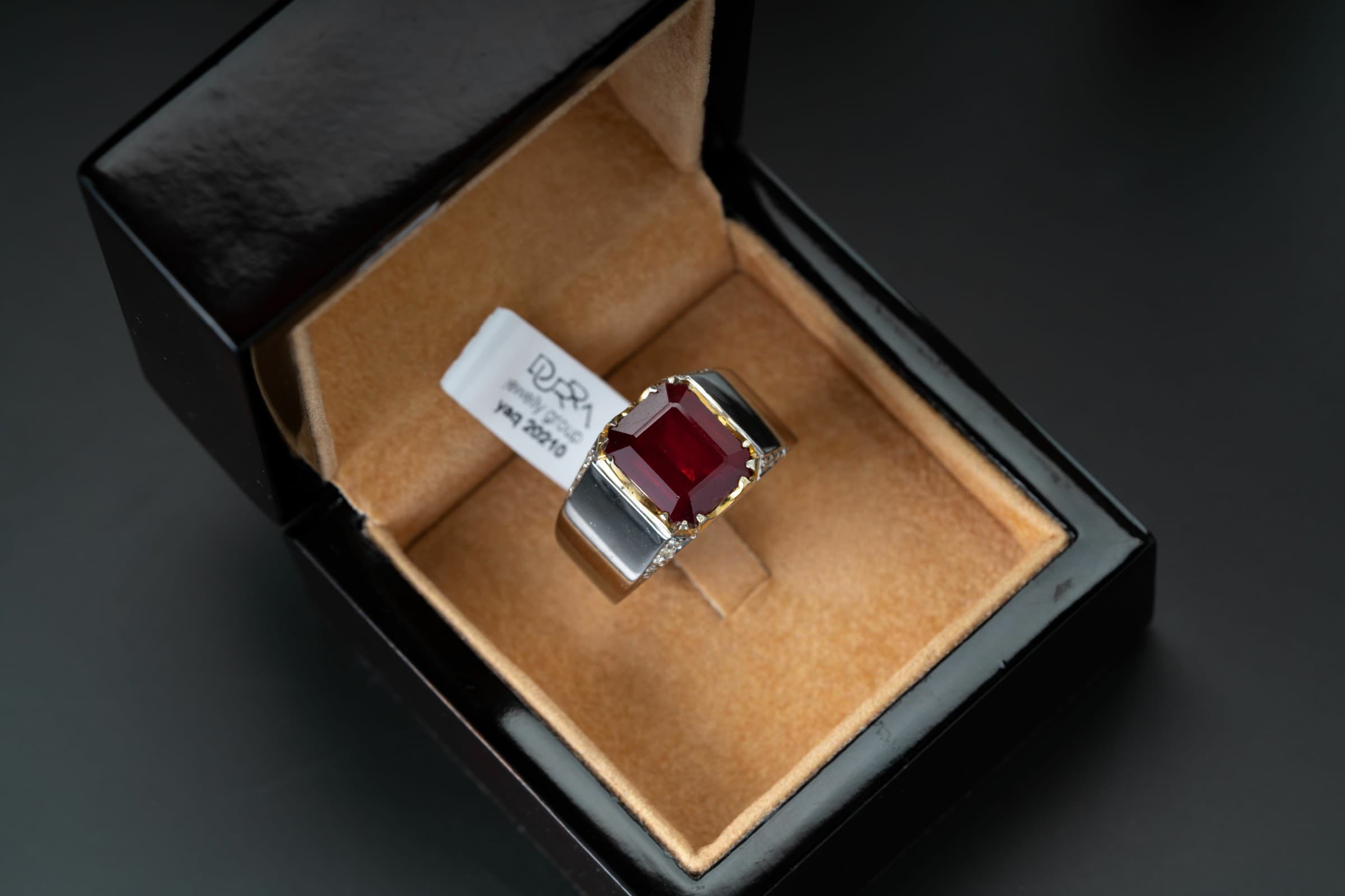خاتم فضة بحجر ياقوت افريقي أحمر مع ترصيع الماس - تشكيلة الرجال, خواتم رجالية, ياقوت
