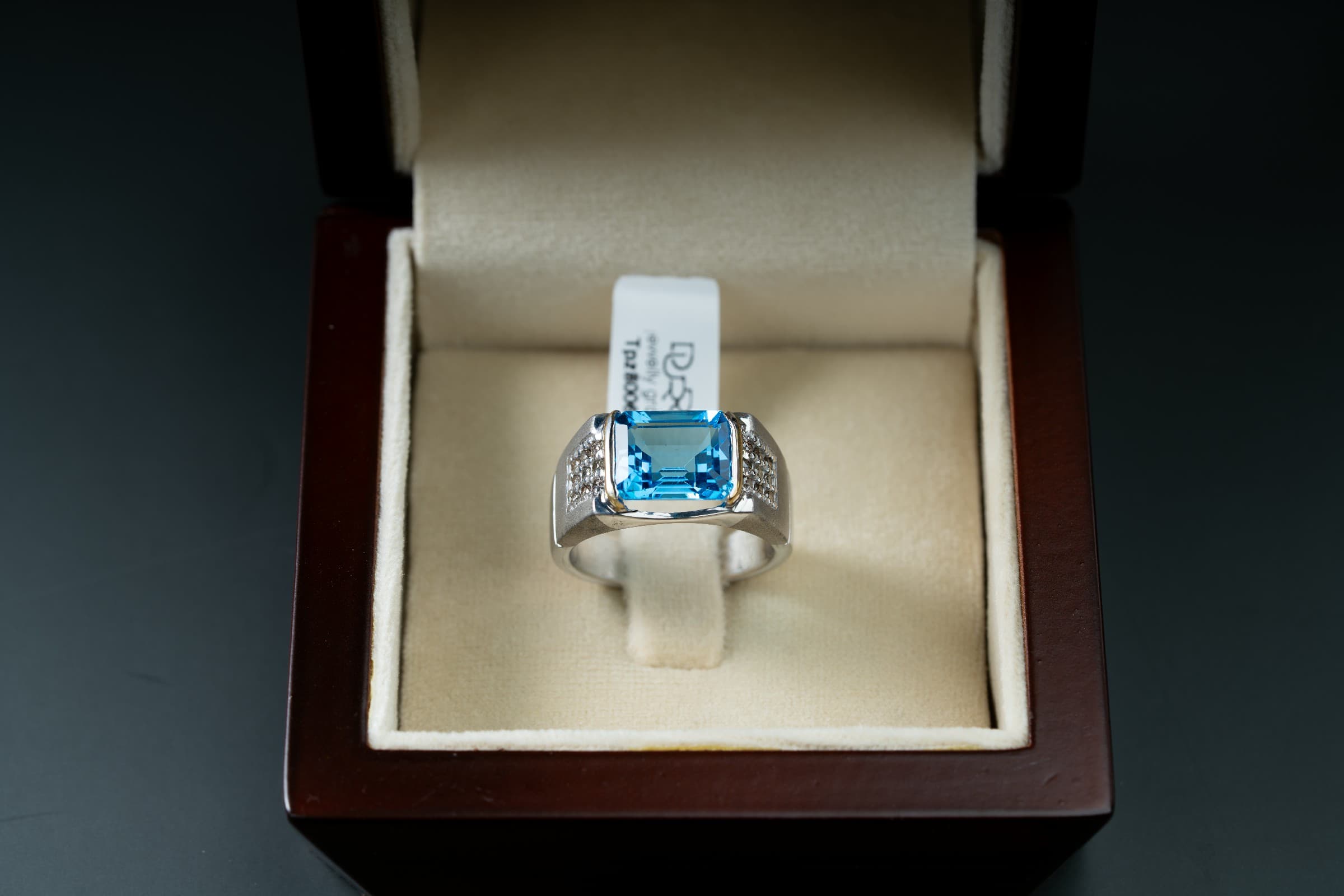 خاتم رجالي بحجر توباز سويسري ملكي - تشكيلة الرجال, توباز