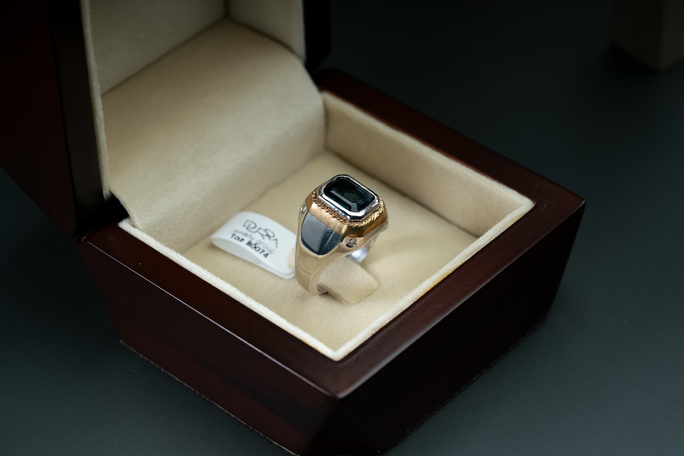 خاتم رجالي فضة صياغة يدوية بحجر التوباز اللندني المرصع بالالماس - تشكيلة الرجال, خواتم رجالية, توباز