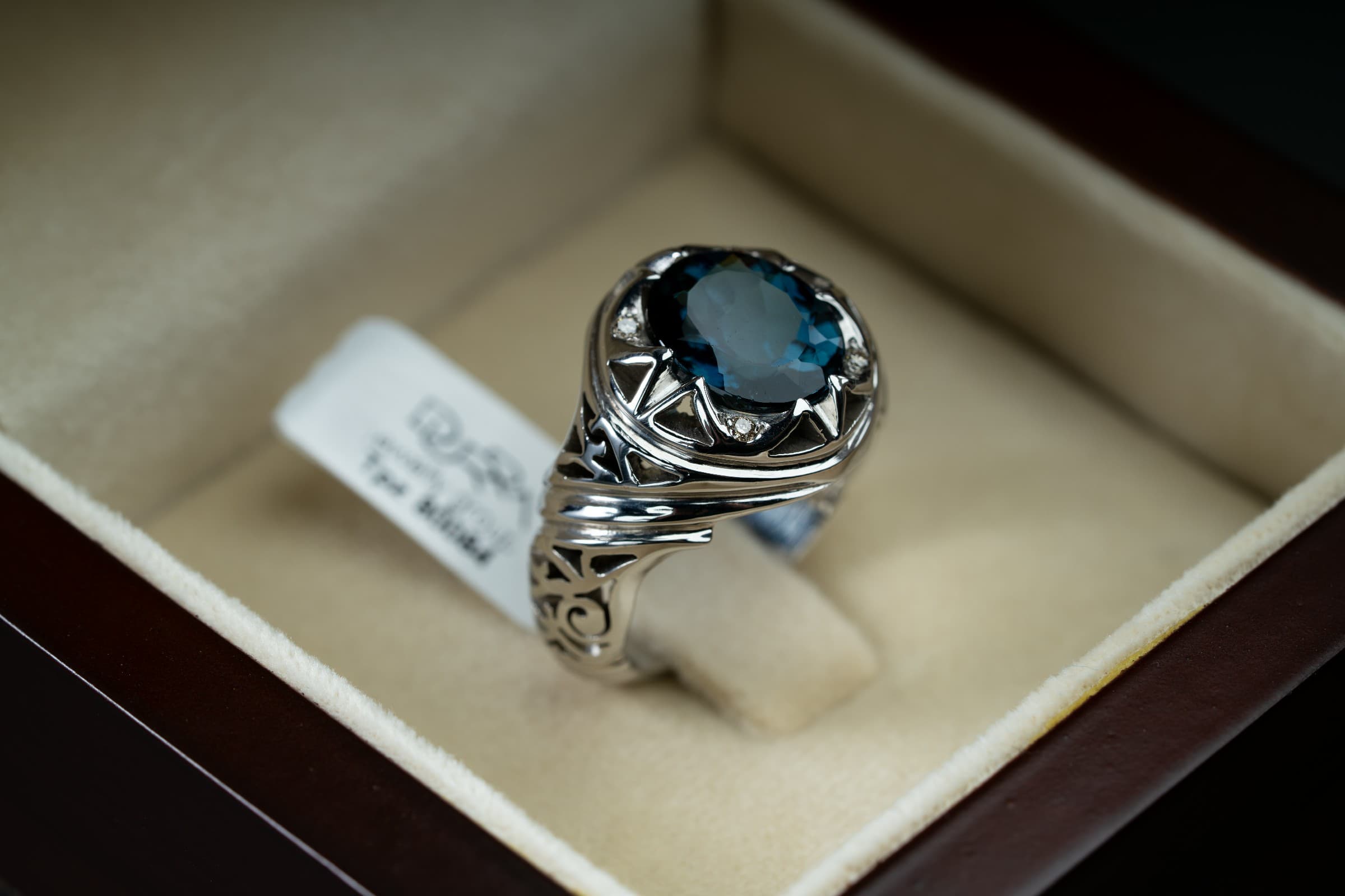 خاتم فضة صياغة يدوية بحجر التوباز اللندني وترصيع الماس - تشكيلة الرجال, خواتم رجالية, توباز