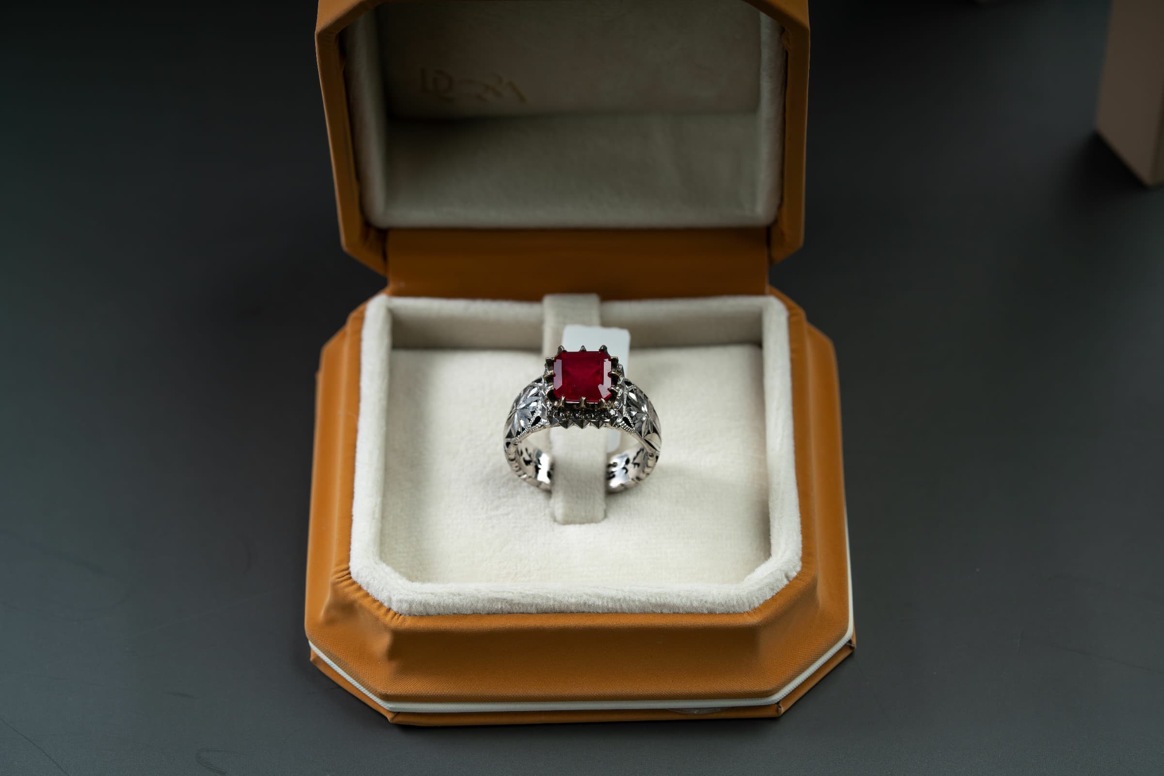 خاتم فضة ملكي رجالي صياغة يدوية بحجر الياقوت - تشكيلة الرجال, خواتم رجالية, ياقوت