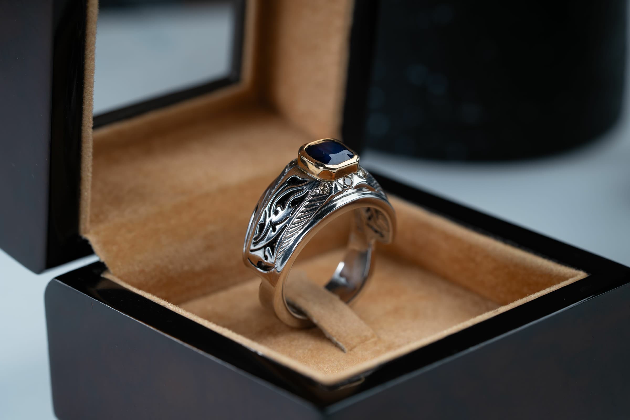 خاتم فريد بتصميمه صياغة يدوية بالكامل مع حجر الزفير الافريقي وترصيع الالماس - تشكيلة الرجال, خواتم رجالية, زفير 