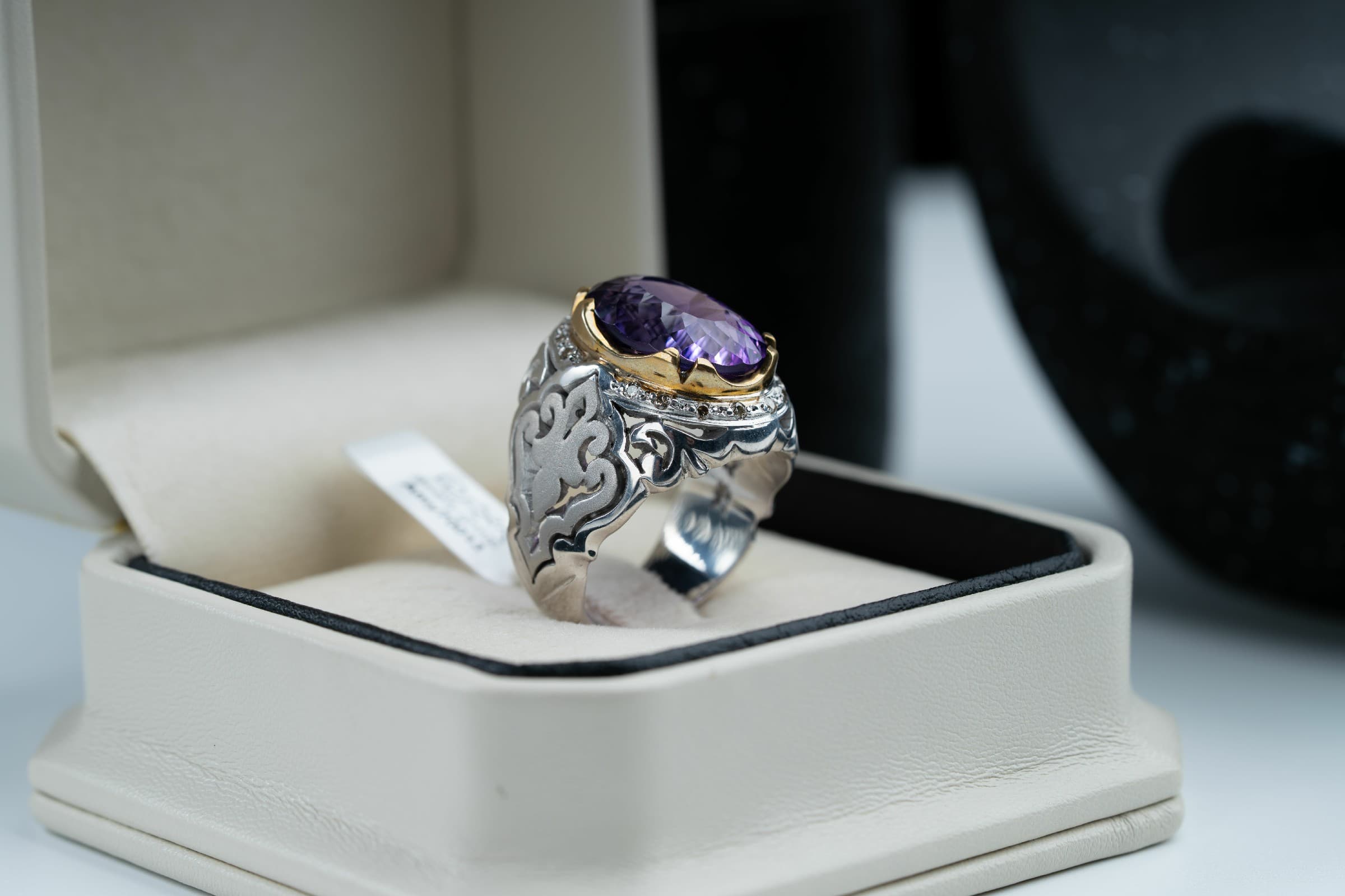 خاتم بنقش يدوي فاخر فضة مع حجر الجمشت وترصيع الالماس - تشكيلة الرجال, خواتم رجالية, جمشت