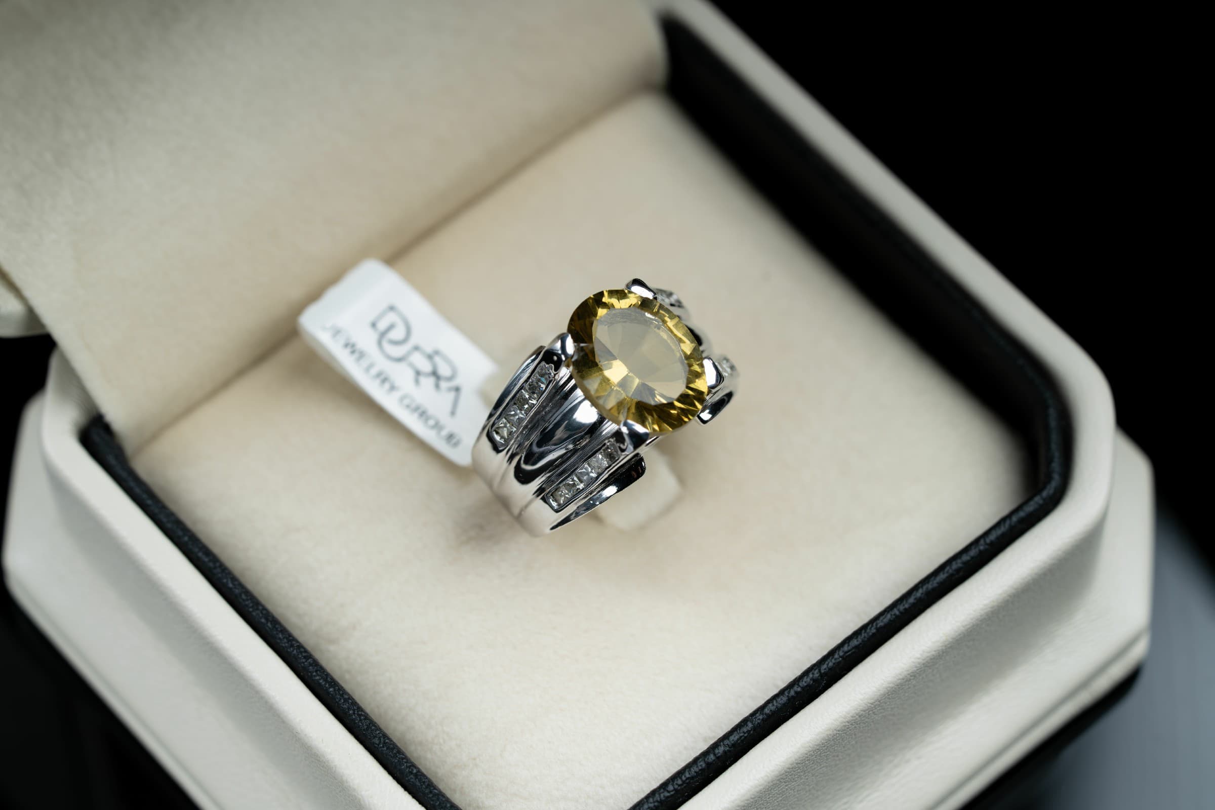 خاتم فاخر من الفضة المٌصاغ يدوياً مع حجر السترين وترصيع الالماس - تشكيلة الرجال, خواتم رجالية, سترين