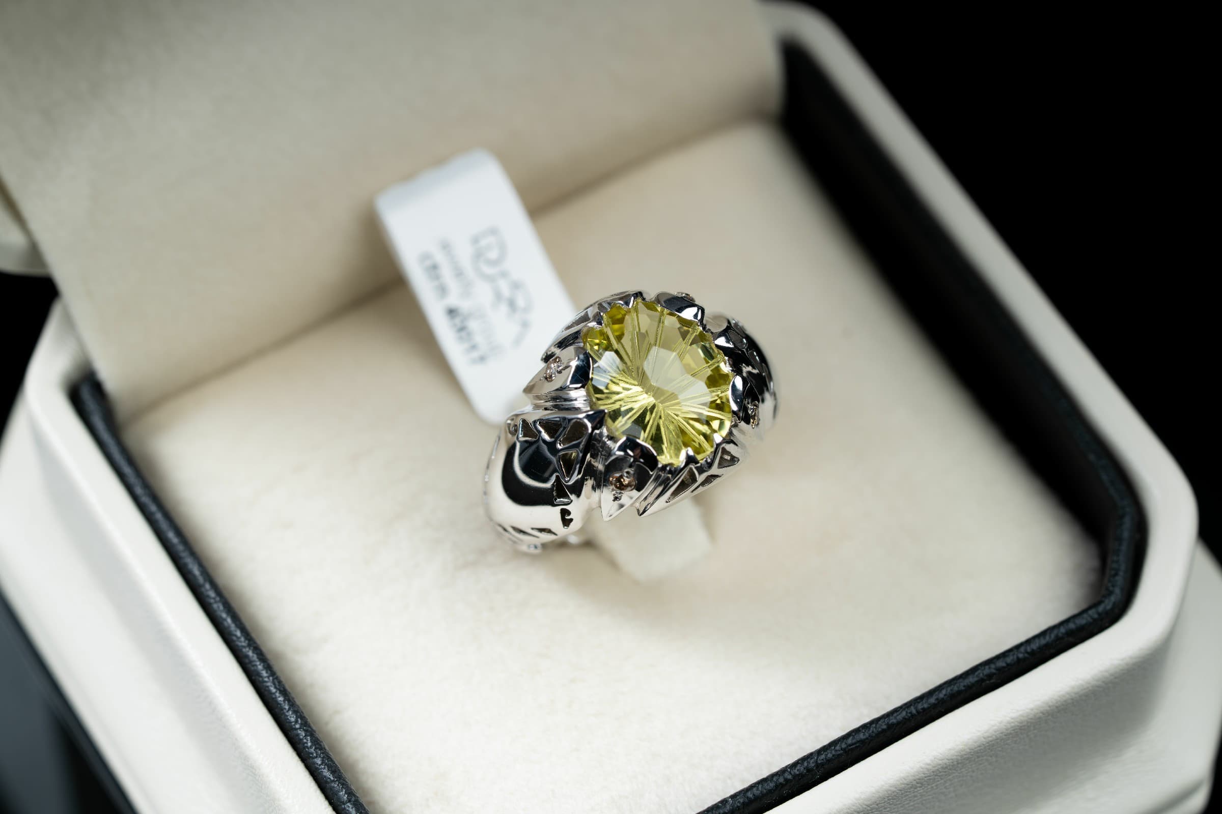 خاتم بتصميم فاخر مصاغ يدوي بالكامل مع حجر الكوارتز الليموني مع ترصيع الماس - تشكيلة الرجال, خواتم رجالية, سترين