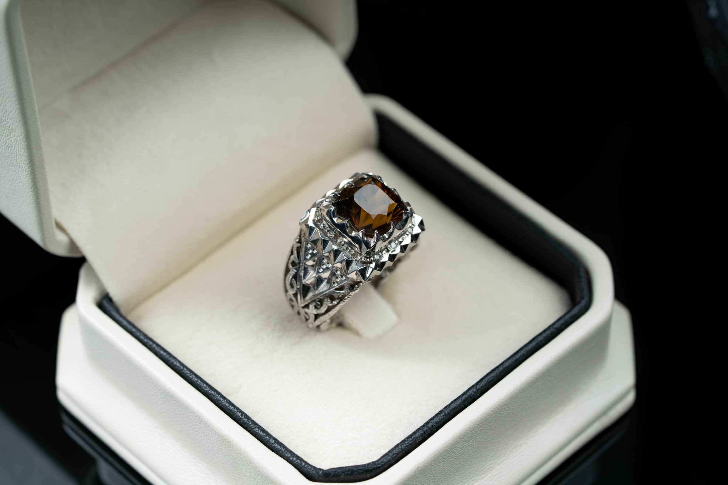 خاتم فضة ملكي مصاغ يدوي بحجر السترين مع ترصيع الماس - تشكيلة الرجال, خواتم رجالية, سترين