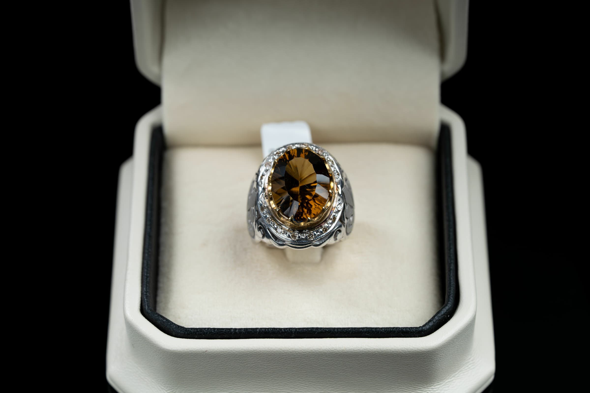 خاتم بصاغة فخمة بحجر السترين الملكي مع ترصيع الماس - تشكيلة الرجال, خواتم رجالية, سترين