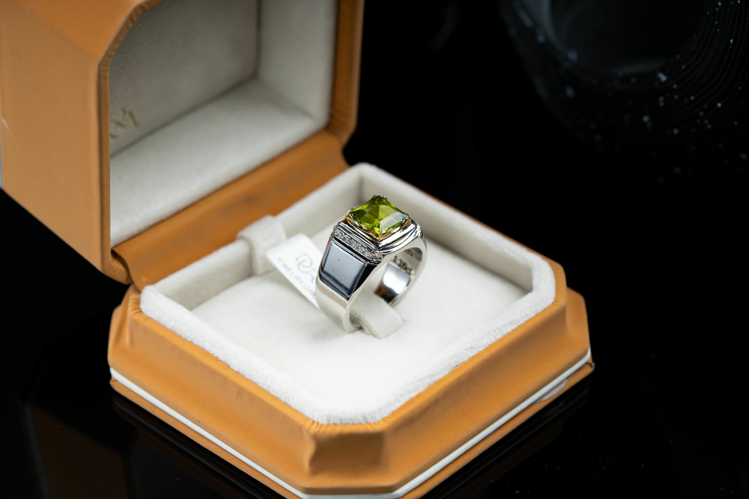 خاتم رجالي فضة مصاغ يدوي بحجر الزبرجد الاخضر مع ترصيع الماس - تشكيلة الرجال, خواتم رجالية, زبرجد