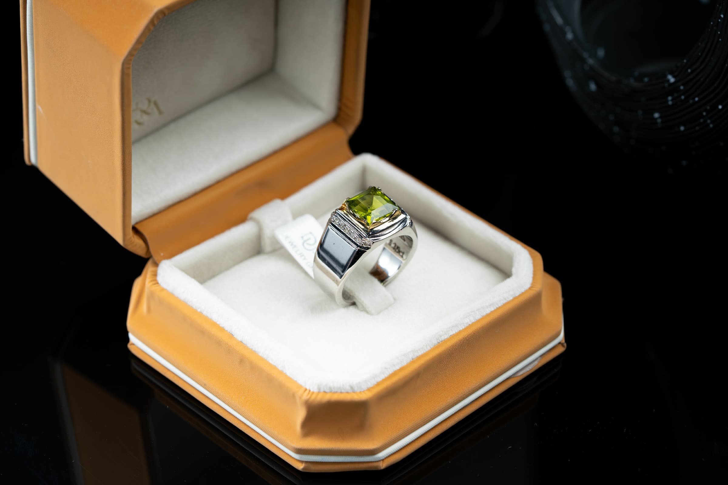 خاتم رجالي فضة مصاغ يدوي بحجر الزبرجد الاخضر مع ترصيع الماس - تشكيلة الرجال, خواتم رجالية, زبرجد