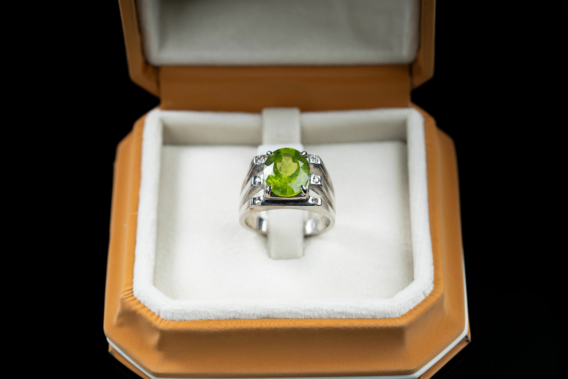 خاتم فضة مرصع بحجر الزبرجد الأخضر وترصيع الماس - زبرجد, خواتم رجالية, تشكيلة الرجال