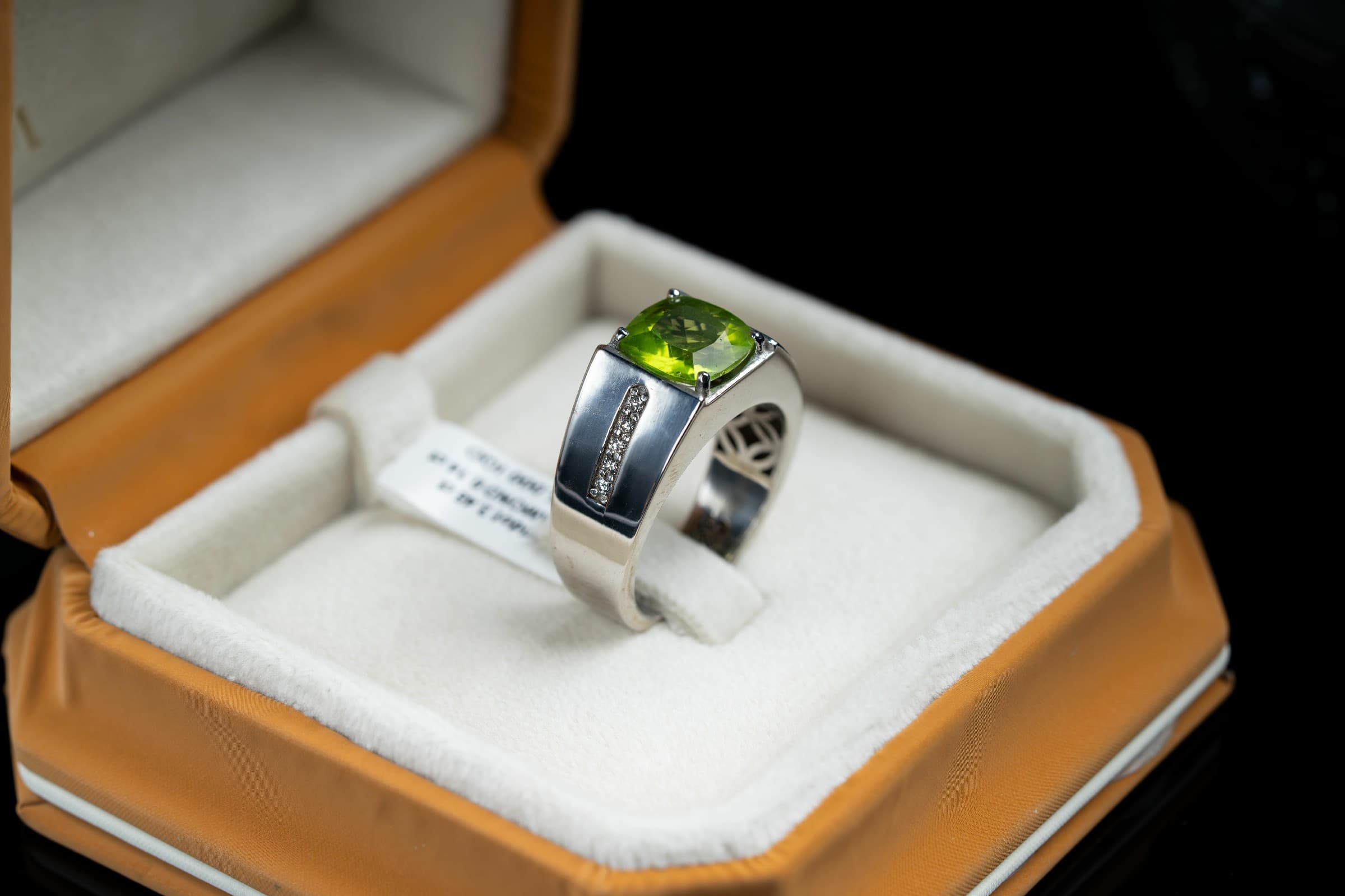 خاتم فضة مصاغ يدوي مع حجر الزبرجد الاخضر وترصيع الماس - تشكيلة الرجال, خواتم رجالية, زبرجد