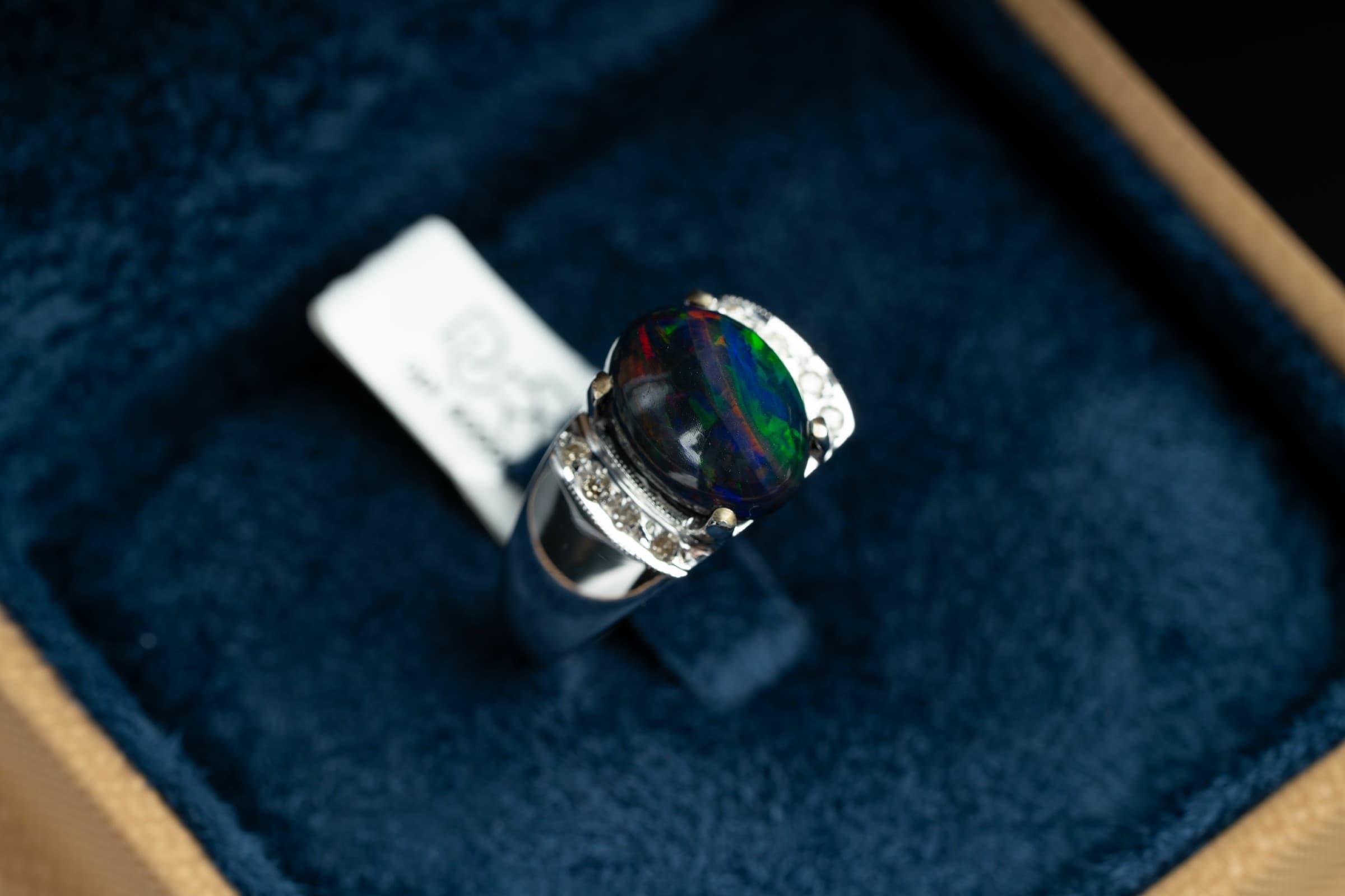 خاتم فضة صياغة يدوية بحجر الاوبال الاثيوبي مع ترصيع الماس - تشكيلة الرجال, خواتم رجالية, أوبال أثيوبي