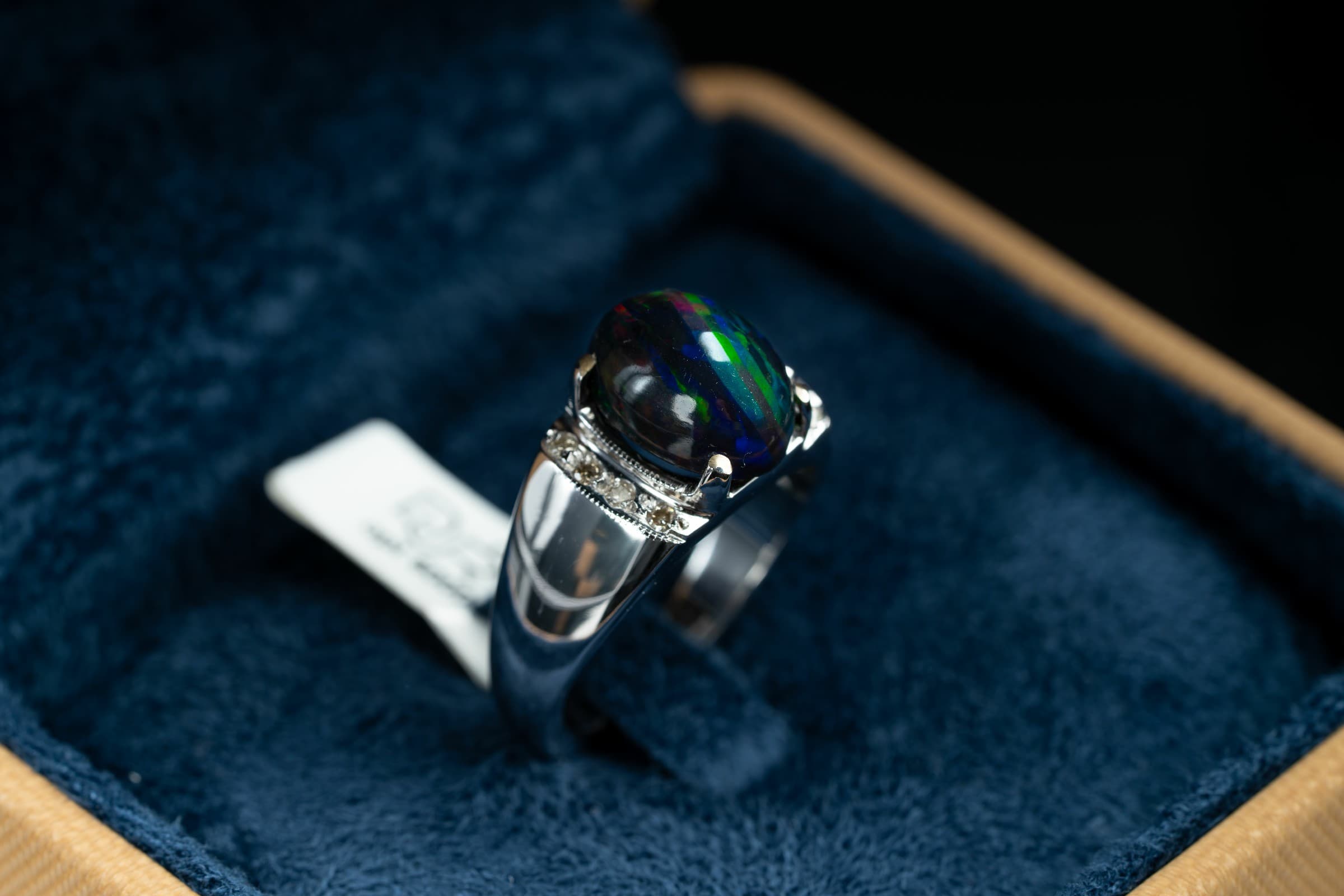 خاتم فضة صياغة يدوية بحجر الاوبال الاثيوبي مع ترصيع الماس - تشكيلة الرجال, خواتم رجالية, أوبال أثيوبي