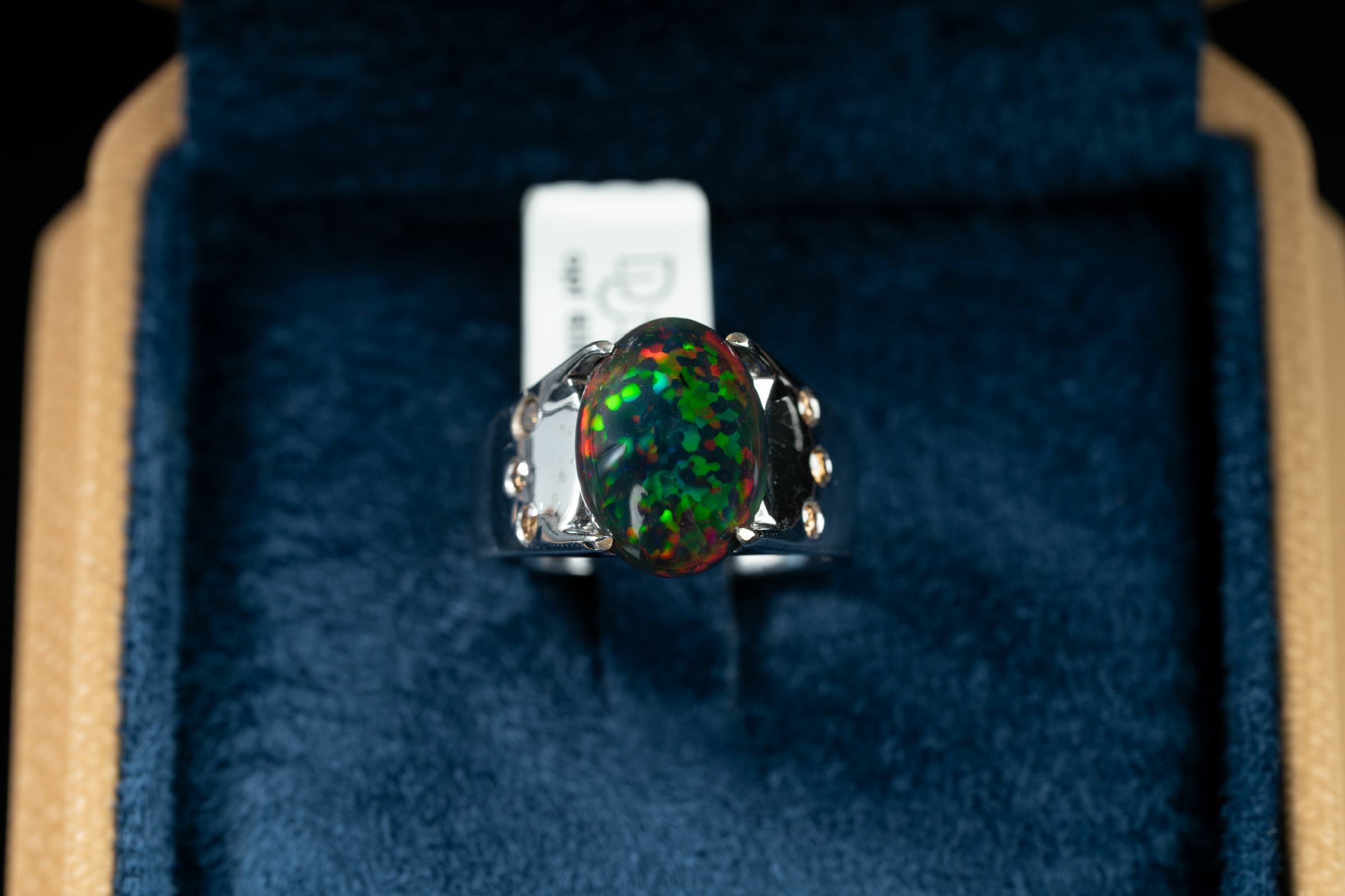 خاتم فضي بحجر الأوبال الاثيوبي مع ترصيع الماس - تشكيلة الرجال, خواتم رجالية, أوبال أثيوبي