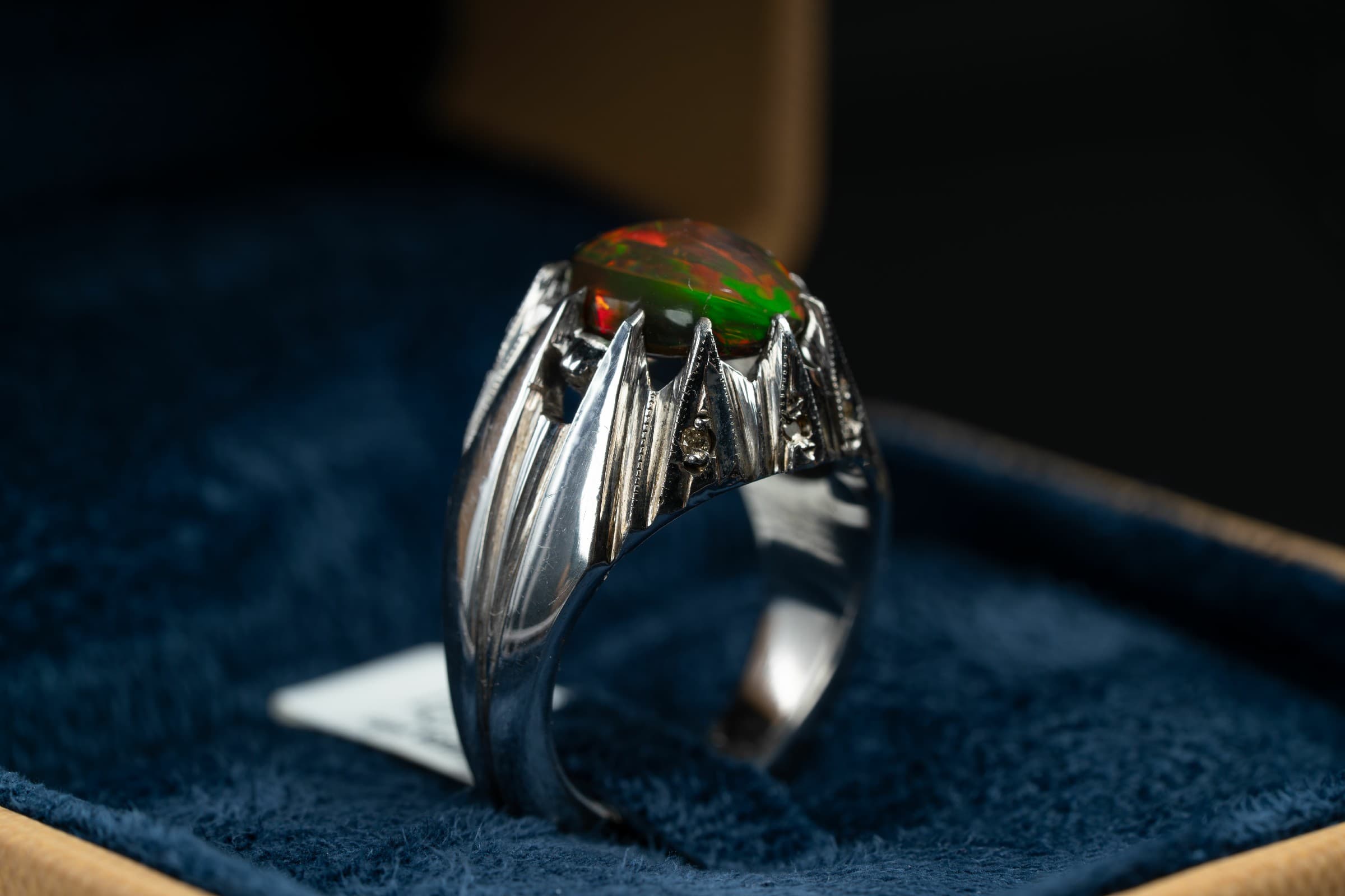 خاتم فضة ملكي صياغة يدوية بحجر أوبال وترصيع الماس - تشكيلة الرجال, خواتم رجالية, أوبال أثيوبي