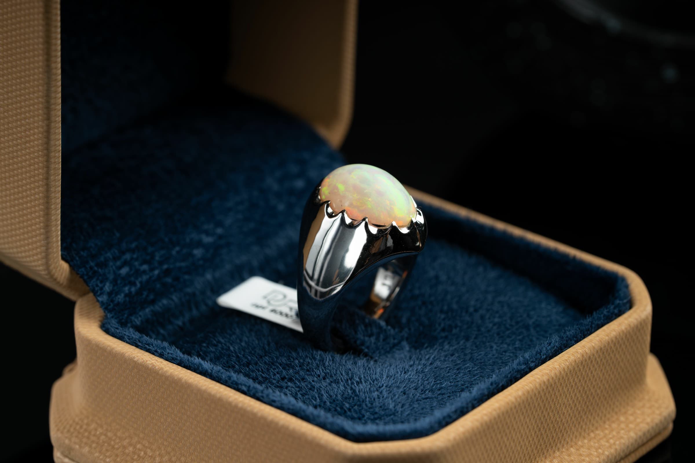 خاتم فضة مميز بحجر الاوبال الابيض الاثيوبي - تشكيلة الرجال, خواتم رجالية, أوبال أثيوبي