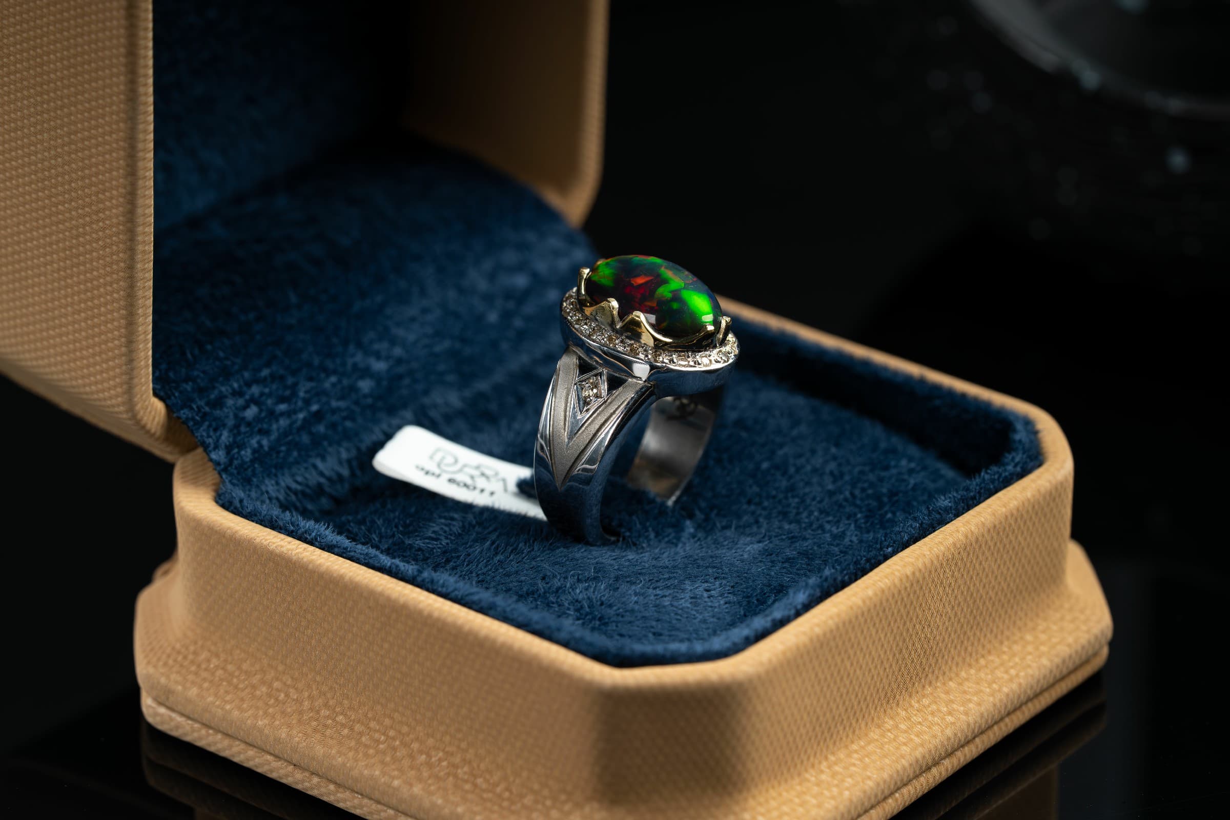 من القطع المميزة خاتم اوبال اثيوبي مع ترصيع الماس - تشكيلة الرجال, خواتم رجالية, أوبال أثيوبي