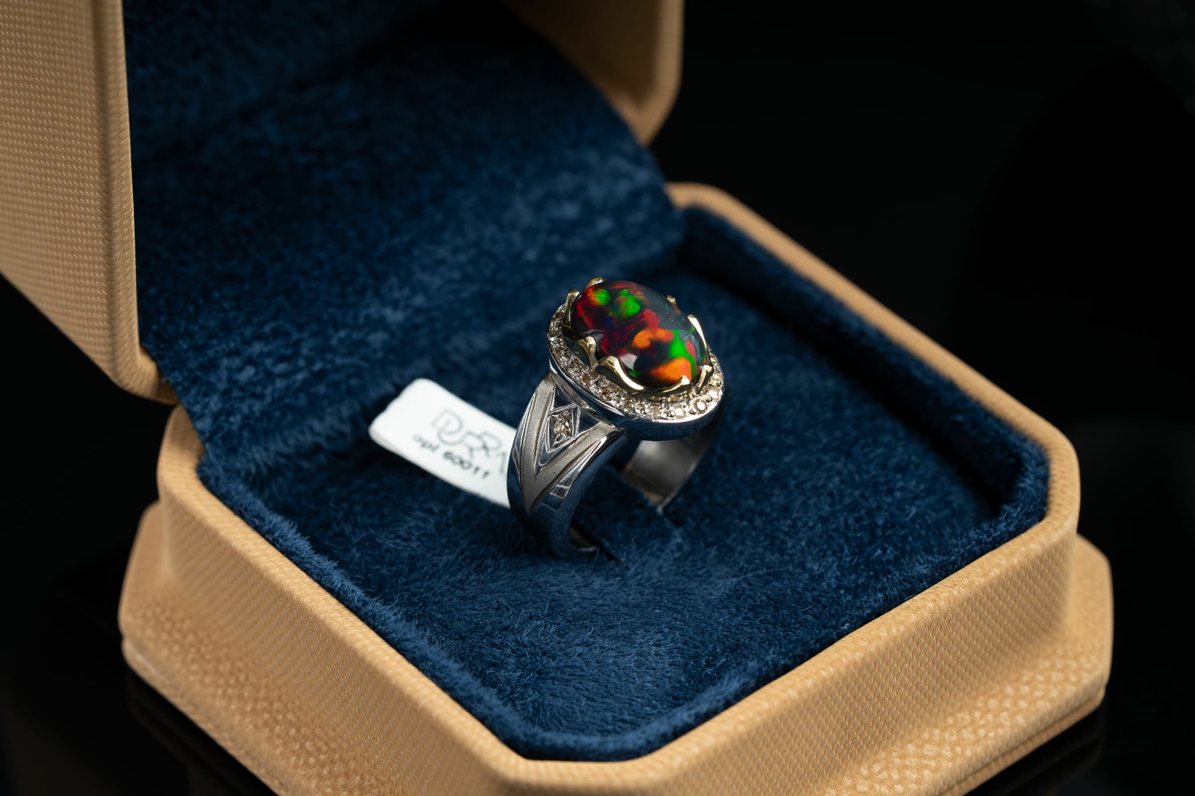 من القطع المميزة خاتم اوبال اثيوبي مع ترصيع الماس - تشكيلة الرجال, خواتم رجالية, أوبال أثيوبي