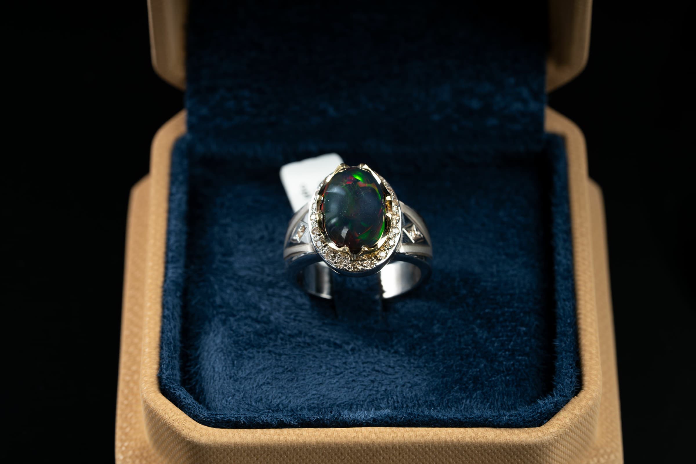 من القطع المميزة خاتم اوبال اثيوبي مع ترصيع الماس - تشكيلة الرجال, خواتم رجالية, أوبال أثيوبي
