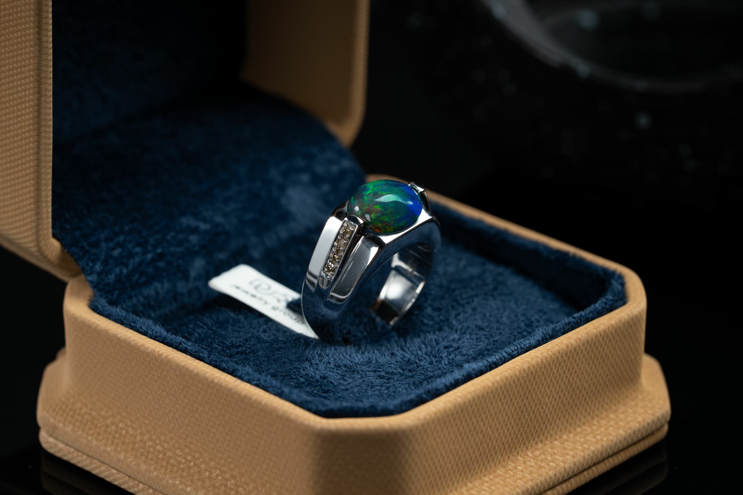 خاتم فضة صياغة يدوية بحجر الاوبال مع ترصيع الماس - تشكيلة الرجال, خواتم رجالية, أوبال أثيوبي