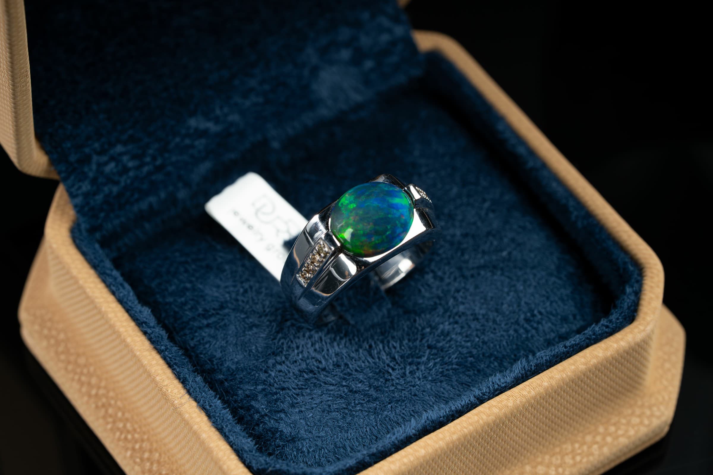 خاتم فضة صياغة يدوية بحجر الاوبال مع ترصيع الماس - تشكيلة الرجال, خواتم رجالية, أوبال أثيوبي