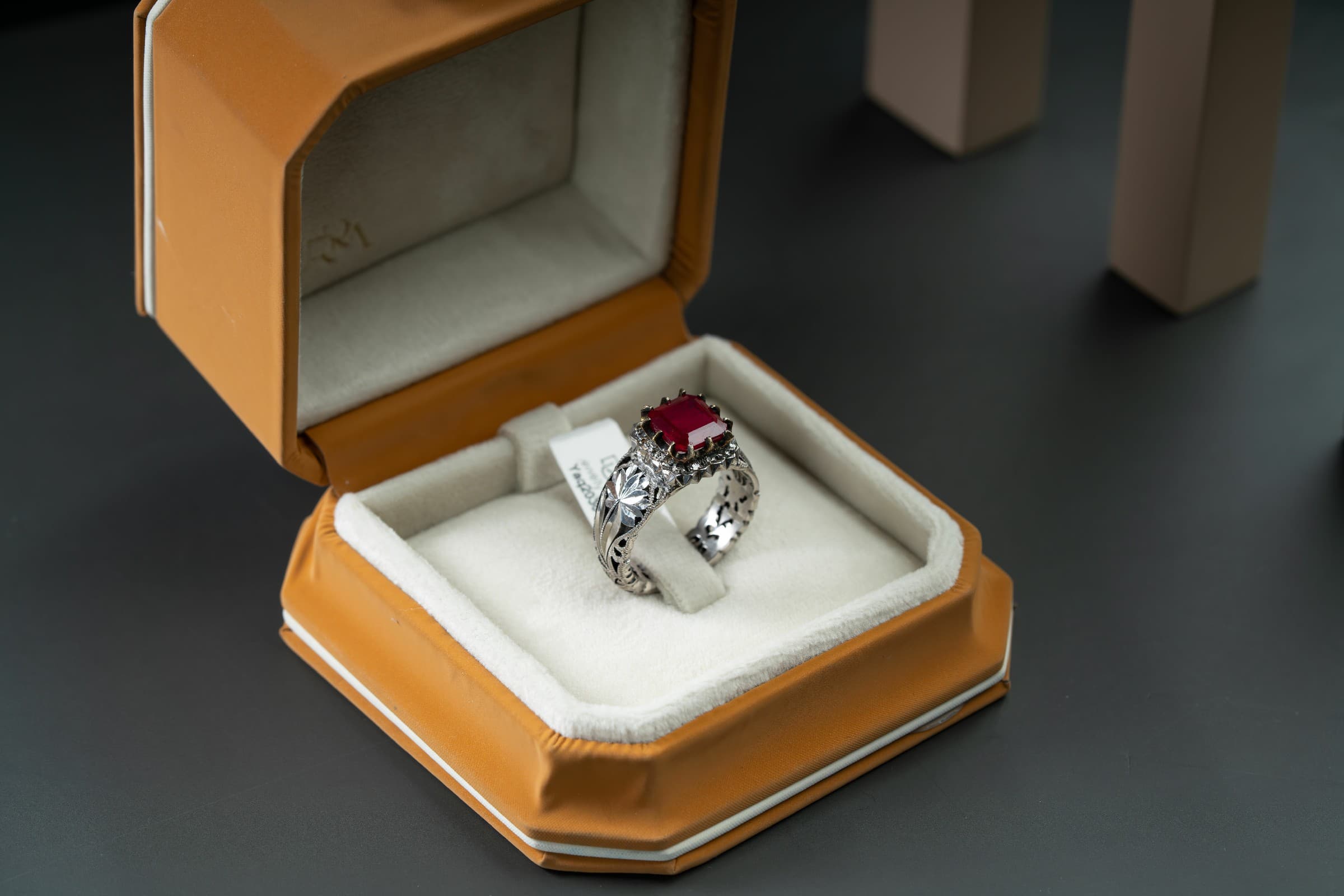 خاتم فضة ملكي رجالي صياغة يدوية بحجر الياقوت - تشكيلة الرجال, خواتم رجالية, ياقوت