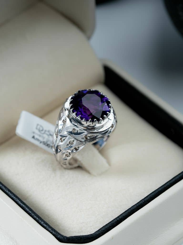 خاتم فضة بصياغة فاخرة جداً مع حجر الجمشت والالماس - alternate view